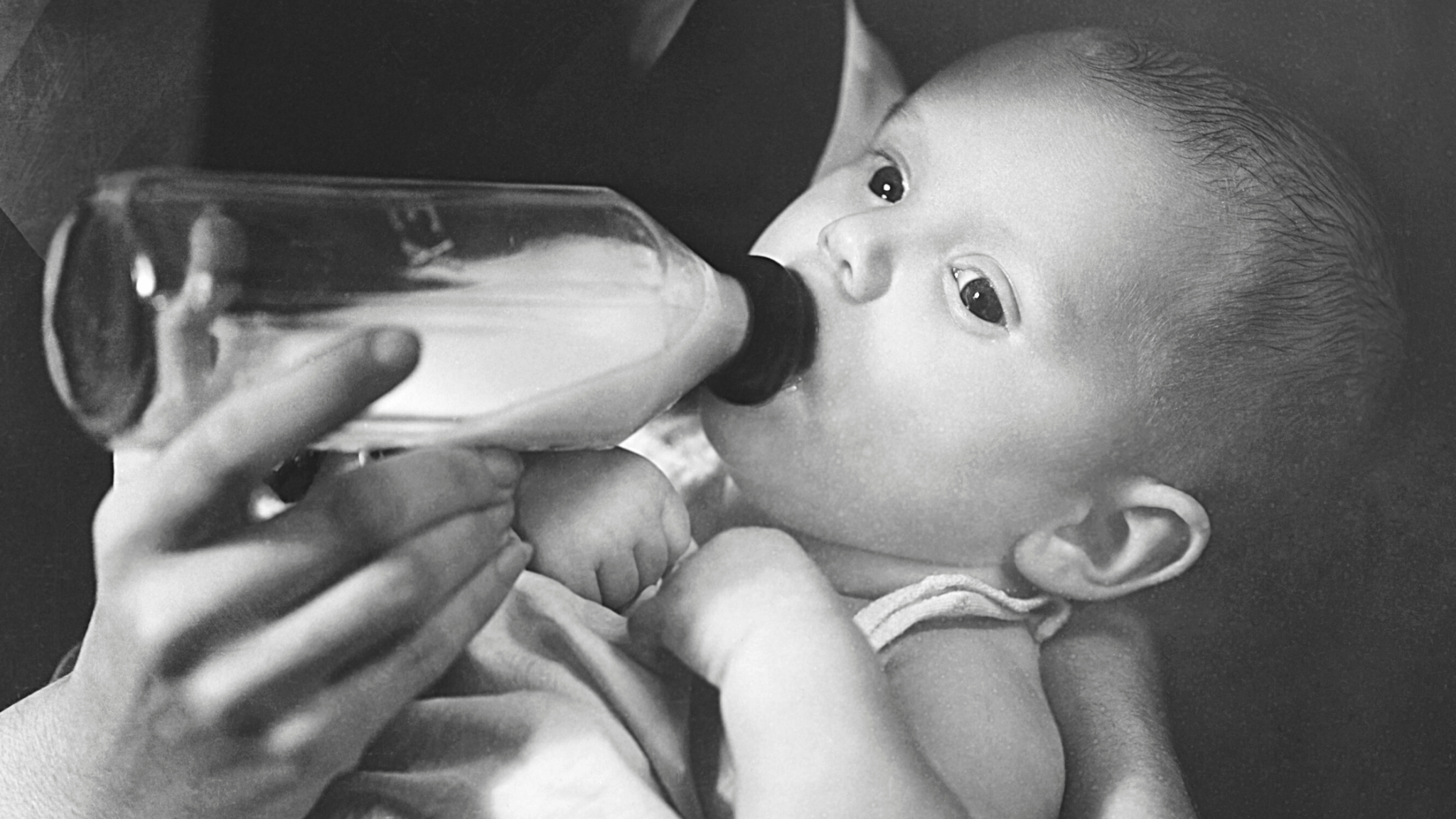 HRANJENJE DOJENČKA SKOZI ZGODOVINO