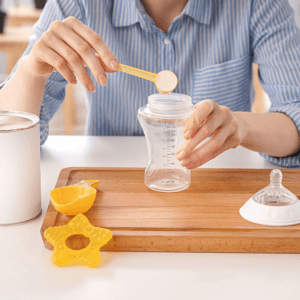 Do danes je hranjenje dojenčkov in priprava adaptiranega mleka postala že zelo varna. 