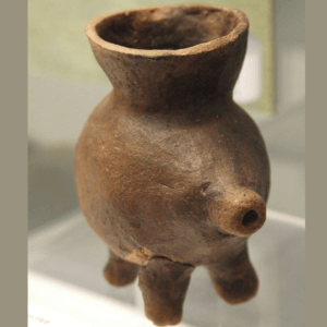 Čajniku podobno nadomestilo za flaško. Ta posoda se je imenovala »bubby pot«, izdelana pa je bila iz kositra ali srebra.